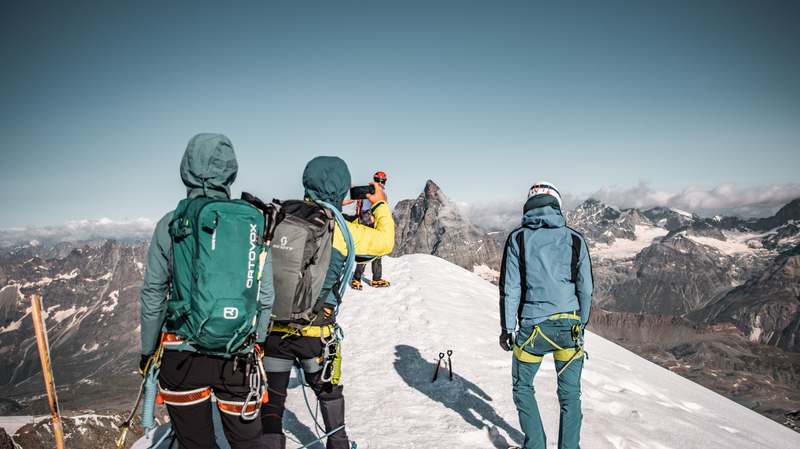 Homepage for Travel Adventure Gear climbing protection